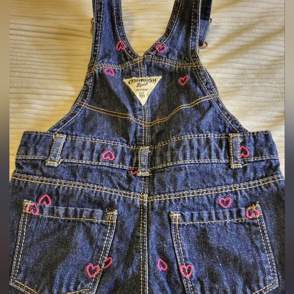 Oshkosh Jean Bibs with pink hearts size 12mon - Picture 4 of 9